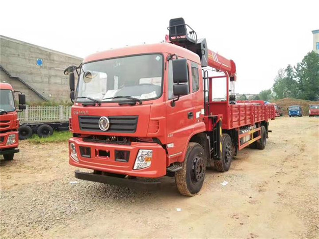 東風(fēng)小三軸三一10噸隨車(chē)吊