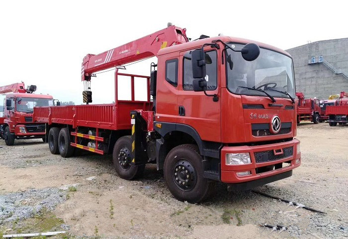 東風(fēng)專(zhuān)底前四后八14噸隨車(chē)