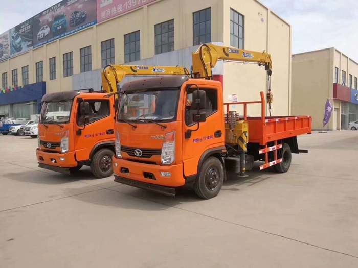 時(shí)風(fēng)藍(lán)牌隨車(chē)吊