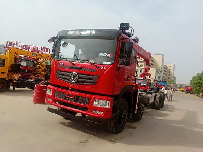 東風(fēng)T5前四后八隨車吊